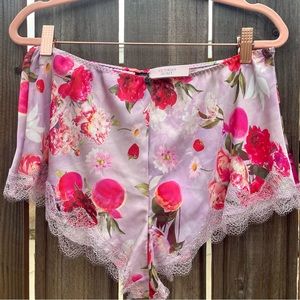 🎀VS Victorias Secret Silky Mini Shorts with Lace Trim in Size Medium🎀 NWT🎀